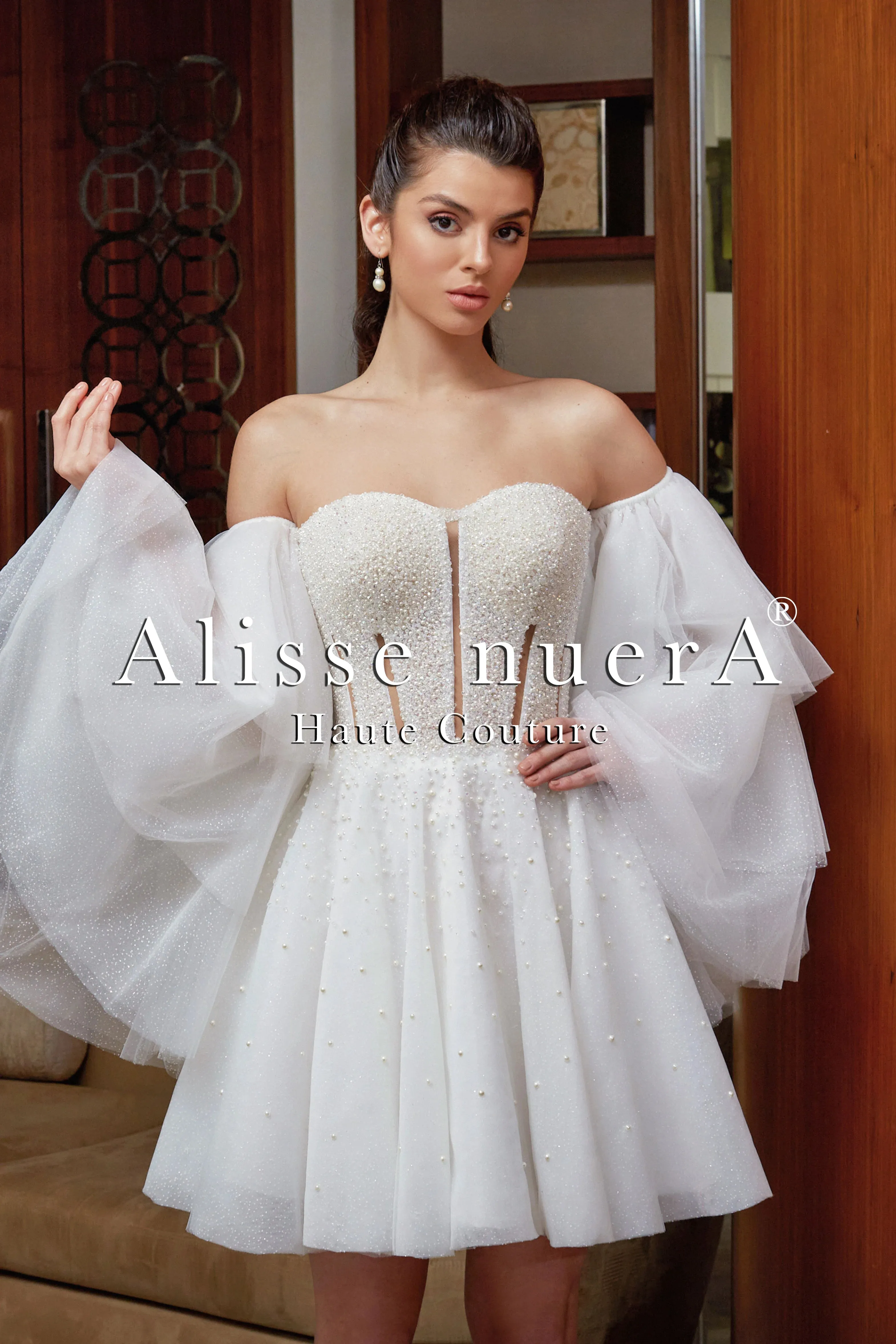 Long Sleeve Strapless Sweetheart Neck Mini Wedding Dress Model